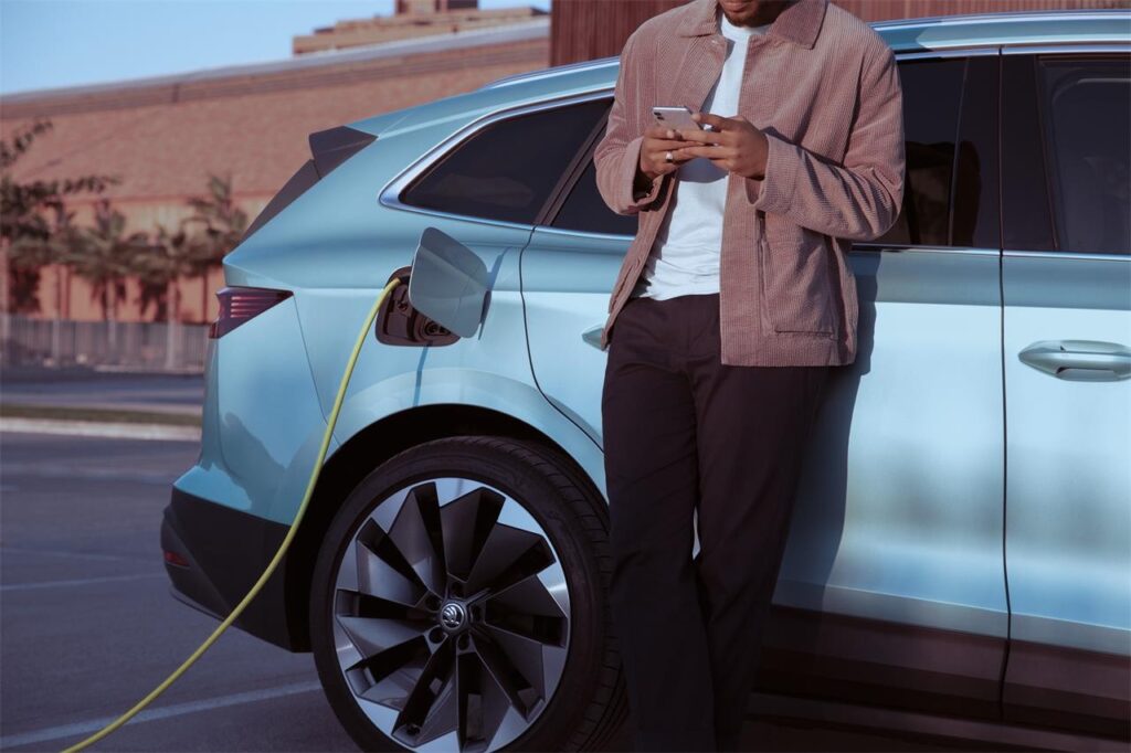 Ilustrační foto - dobíjení elektromobilu