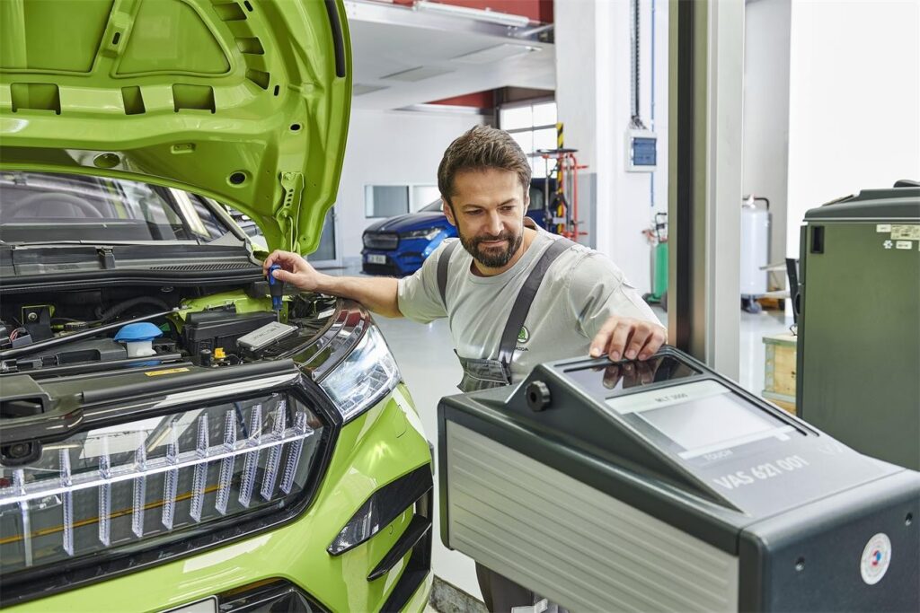 Ilustrační foto - servis elektromobilu