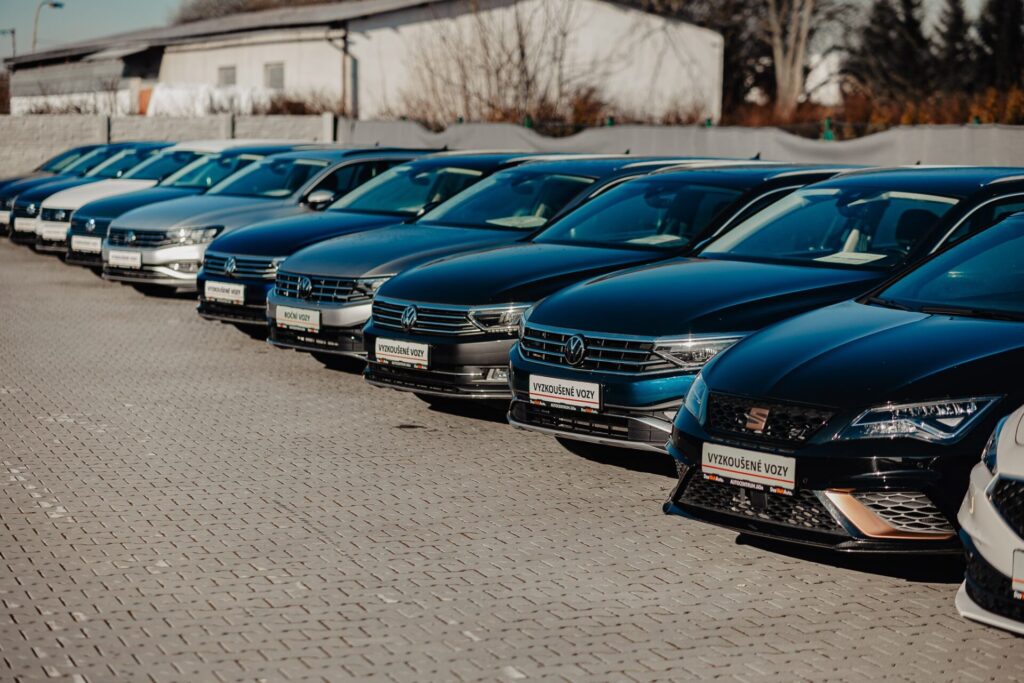 Aktuálně máme na skladě asi 400 nových i ojetých automobilů
