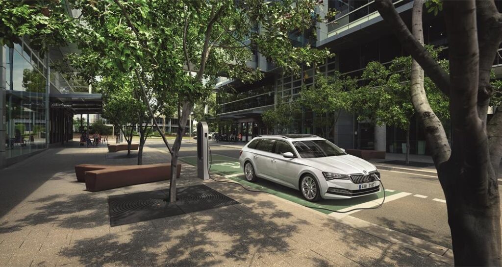 Škoda Superb iV s moderním plug-in hybridním pohonem